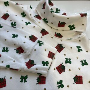 Lord & Taylor Vintage Christmas Turtleneck Shirt  Presents Novelty Holiday LP